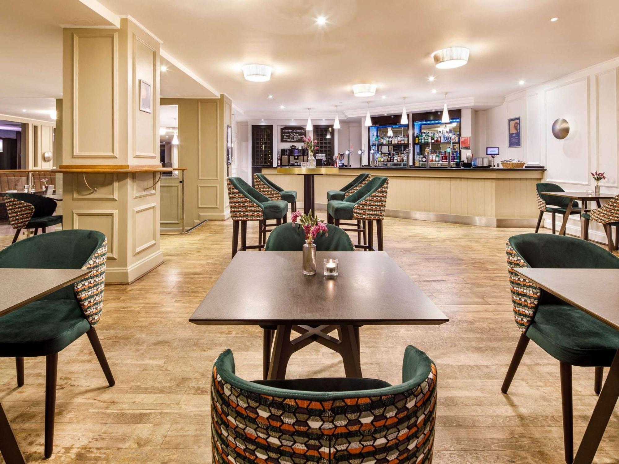 Mercure Telford Centre Hotel Extérieur photo