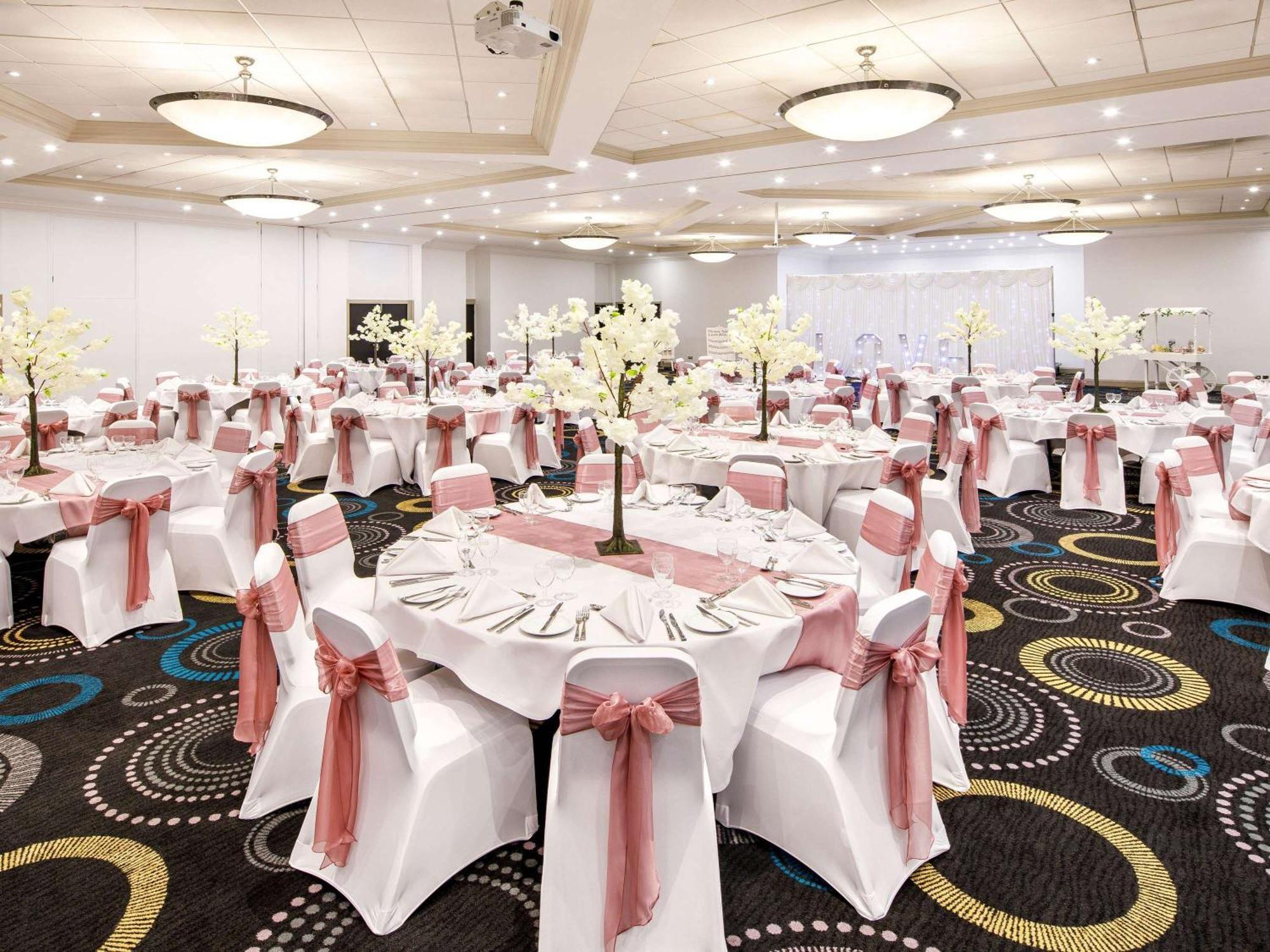 Mercure Telford Centre Hotel Extérieur photo