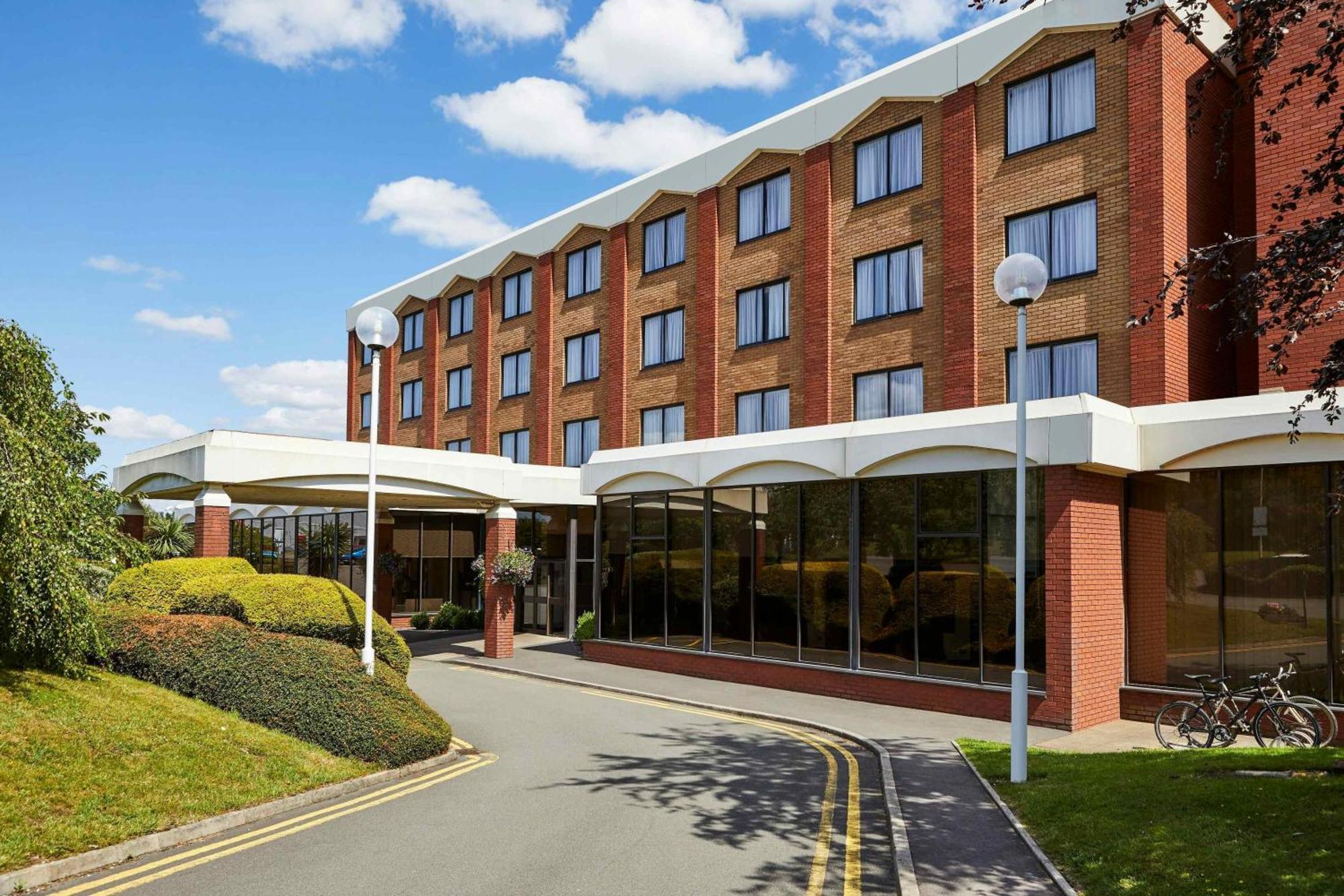 Mercure Telford Centre Hotel Extérieur photo