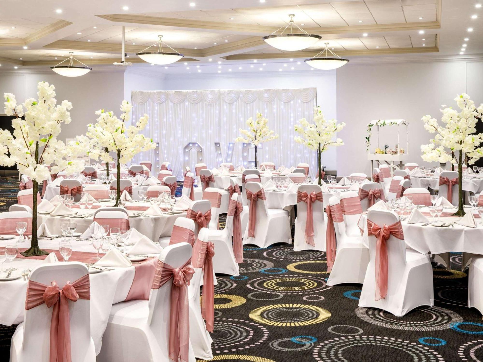 Mercure Telford Centre Hotel Extérieur photo