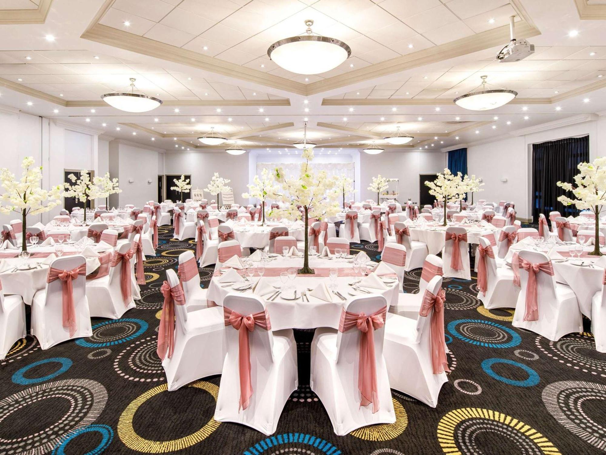 Mercure Telford Centre Hotel Extérieur photo