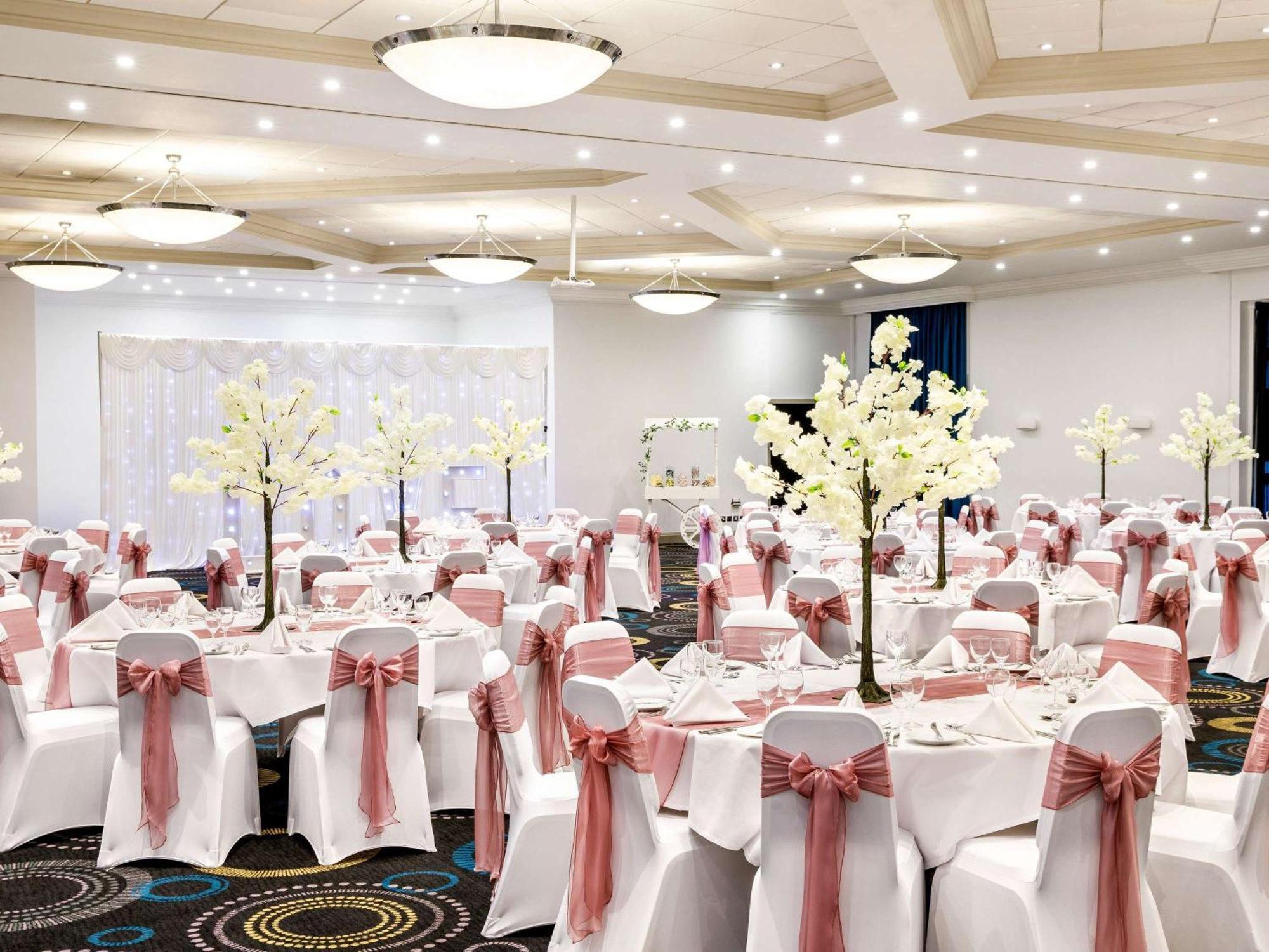 Mercure Telford Centre Hotel Extérieur photo